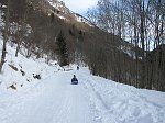 03 Slittare sulla strada chiusa al traffico